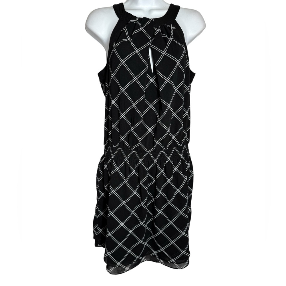 White House Black Market Dress Size 6 Keyhole Geometric‎ Black & White Dress 🖤